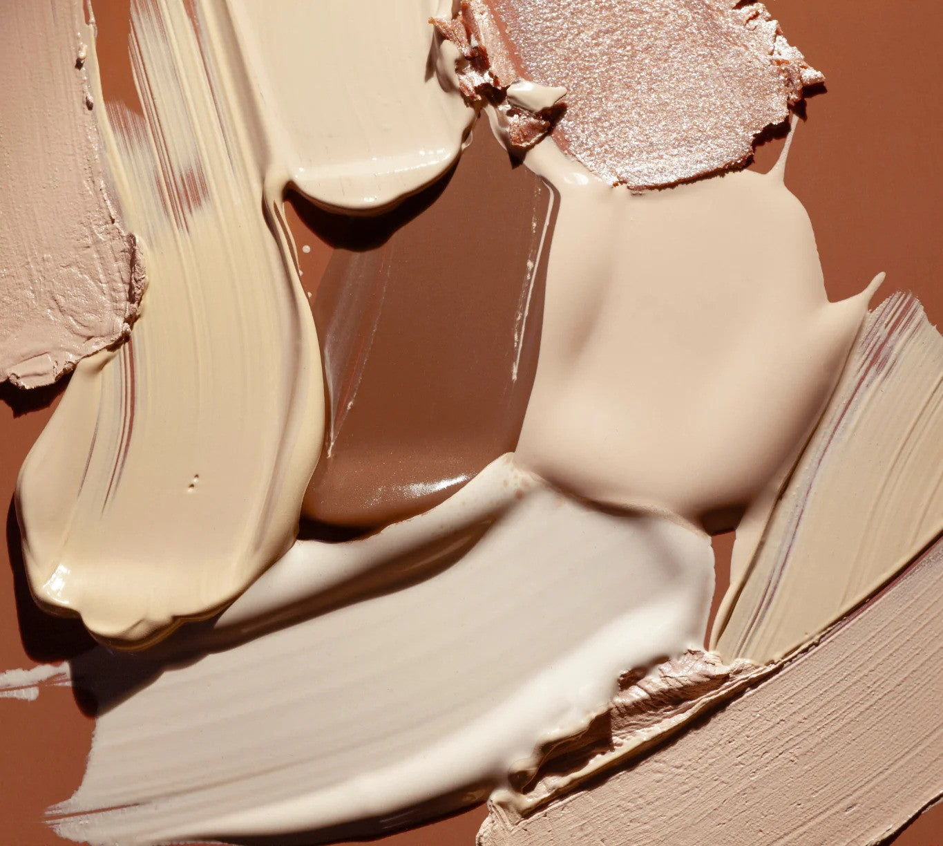 reapplying sunscreen over makeup